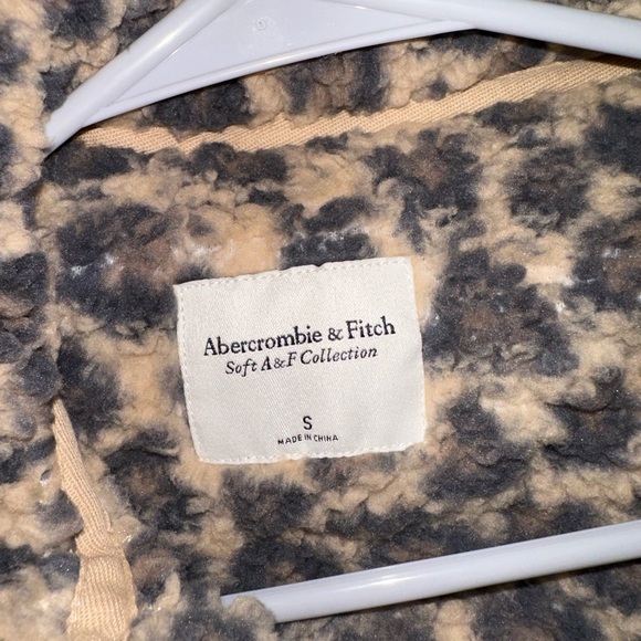 Abercrombie & Fitch Leopard Pullover Quarter Zip Oversized Sherpa - Picture 3 of 3